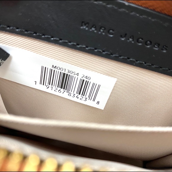 👝🐌 MARC JACOBS Leather Zip Wallet 🐌👝 - Picture 13 of 16
